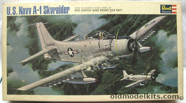 Revell 1/40 Douglas AD-6 (A-1) Skyraider - US Navy or South Vietnamese Air Force, H261-300 plastic model kit